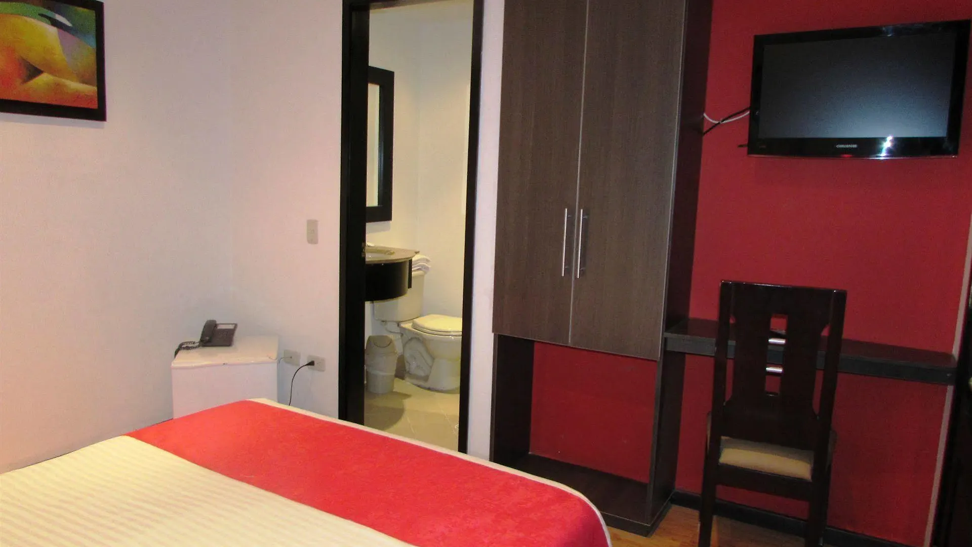 בוגוטה Hotel American Deluxe 3*,  קולומביה